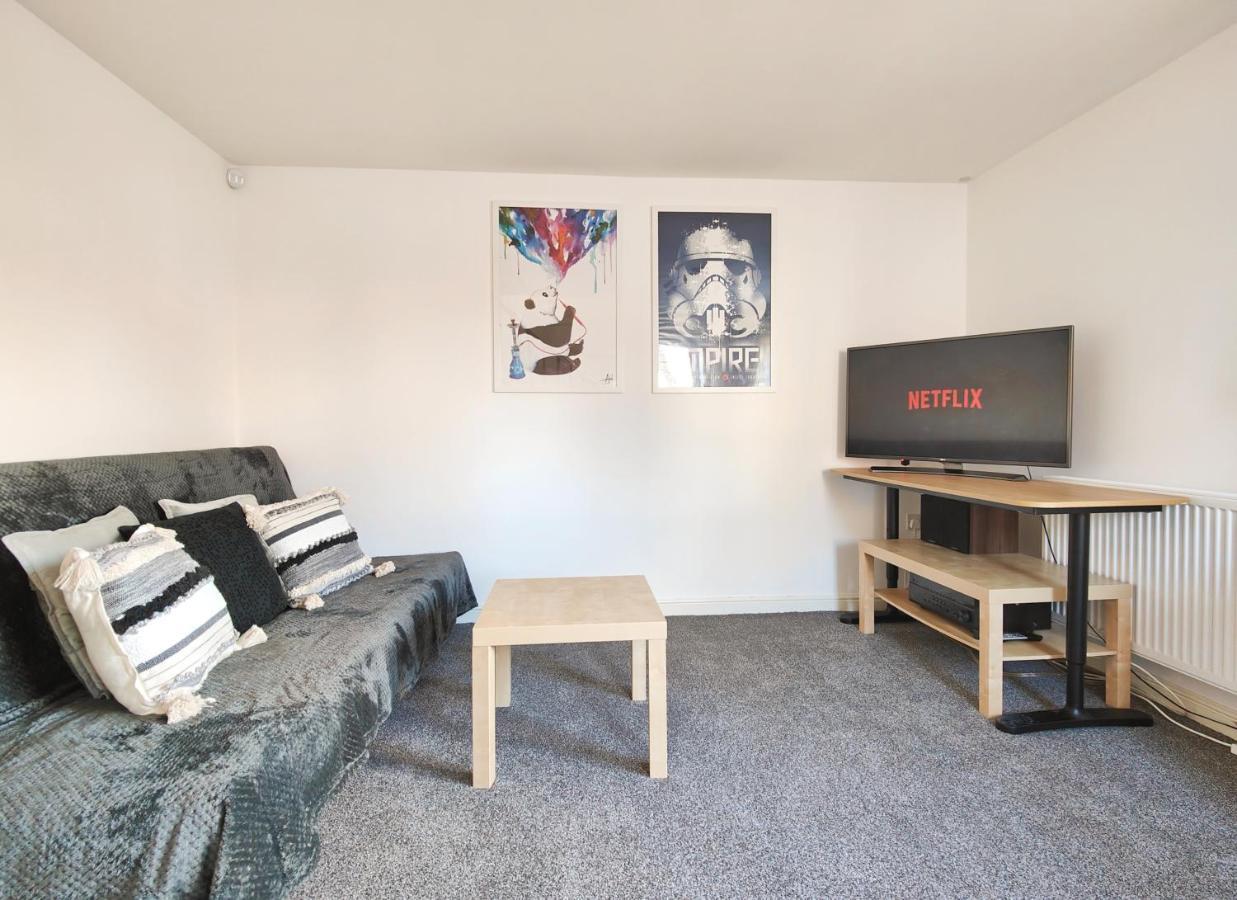 The Metcombe - Holiday Home With Free Parking 10 Minutes Walk To Etihad Stadium & Coop Live Arena Манчестер Экстерьер фото
