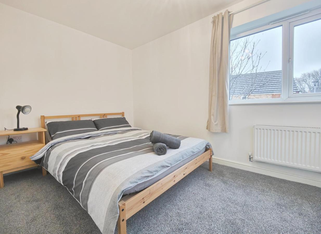 The Metcombe - Holiday Home With Free Parking 10 Minutes Walk To Etihad Stadium & Coop Live Arena Манчестер Экстерьер фото