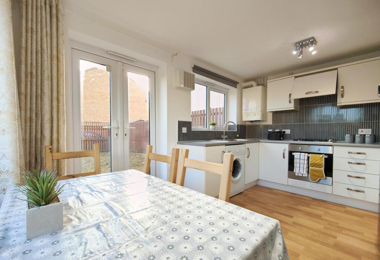 The Metcombe - Holiday Home With Free Parking 10 Minutes Walk To Etihad Stadium & Coop Live Arena Манчестер Экстерьер фото